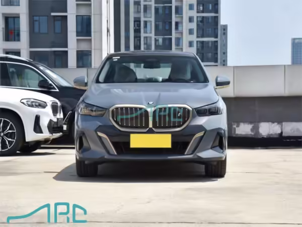 بي ام دبليو اي 5 2024