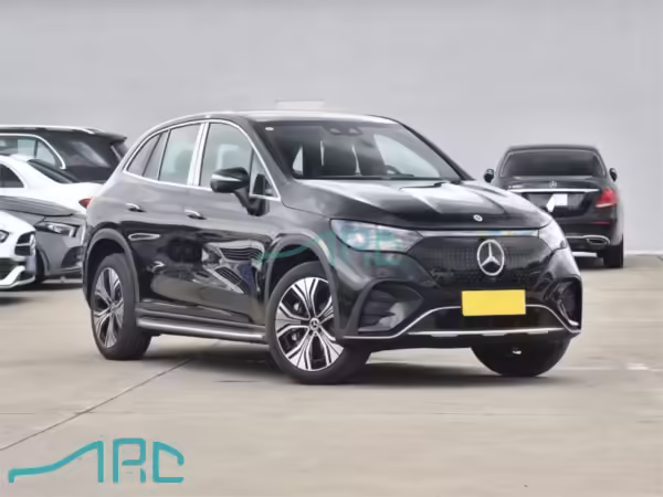 Mobil SUV Mercedes Benz EQE tahun 2024
