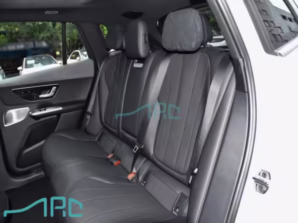 Mobil SUV Mercedes Benz EQE tahun 2024