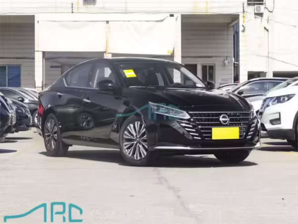 نيسان تينا 2022